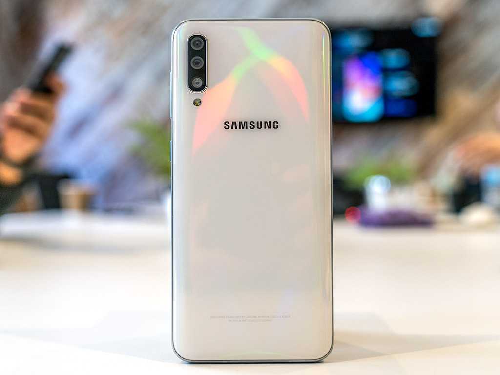 Samsung Galaxy A52 - короткий, но максимально информативный обзор. Для большего удобства, добавлены характеристики, отзывы и видео.