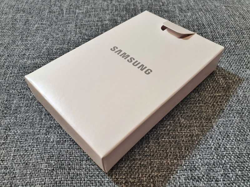 Samsung Galaxy Tab S5e - короткий, но максимально информативный обзор. Для большего удобства, добавлены характеристики, отзывы и видео.
