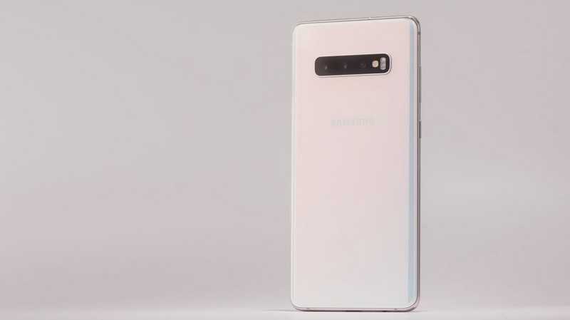 Samsung Galaxy S10+ - короткий, но максимально информативный обзор. Для большего удобства, добавлены характеристики, отзывы и видео.