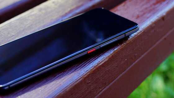 Poco f3 в сравнении с poco f2 pro: что изменила сяоми в своем топовом игровом смартфоне?
