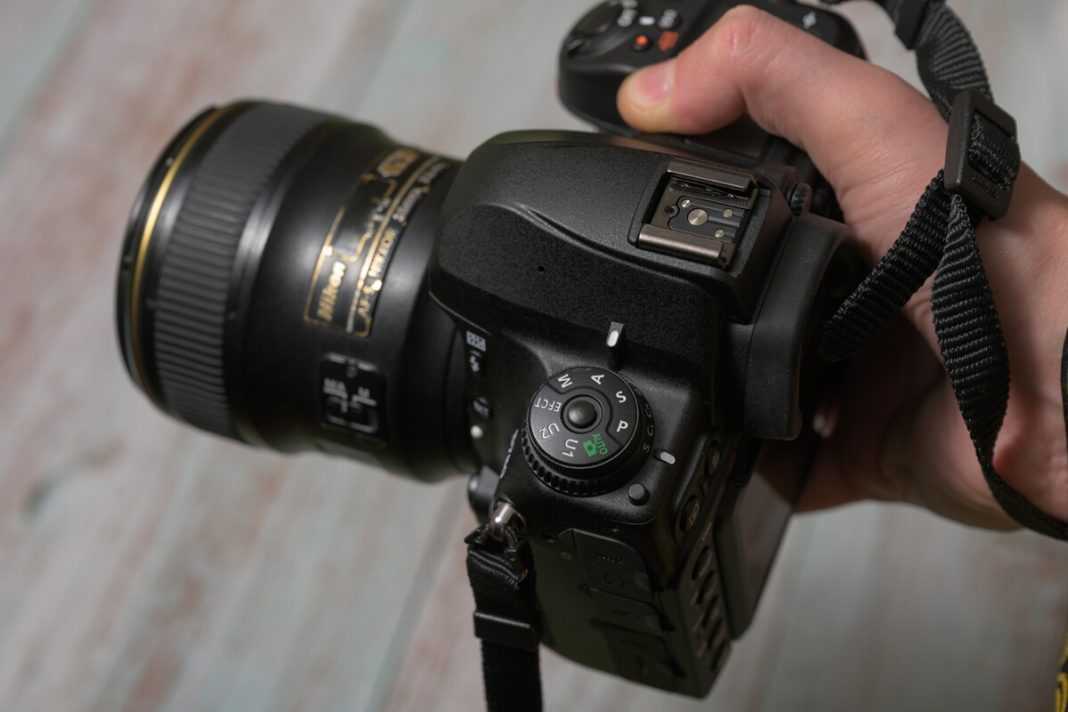 Nikon Z 6 Kit - короткий, но максимально информативный обзор. Для большего удобства, добавлены характеристики, отзывы и видео.