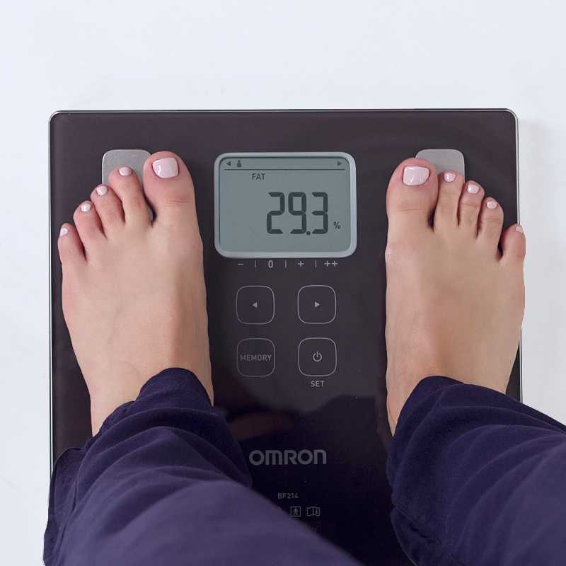Omron весы - анализатор состава тела bf214 (hbf-214-ebw/000000982) купить за 4625 руб в ростове-на-дону, видео обзоры - sku1643165